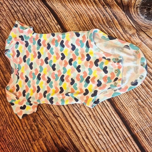 Carter's 3M GIRLS HEART PRINT ONSIE - Picture 1 of 3